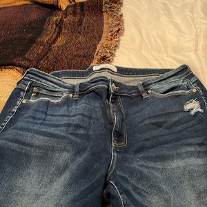 KanCan jeans size 3x. Distressed at one pocket and cuffs.